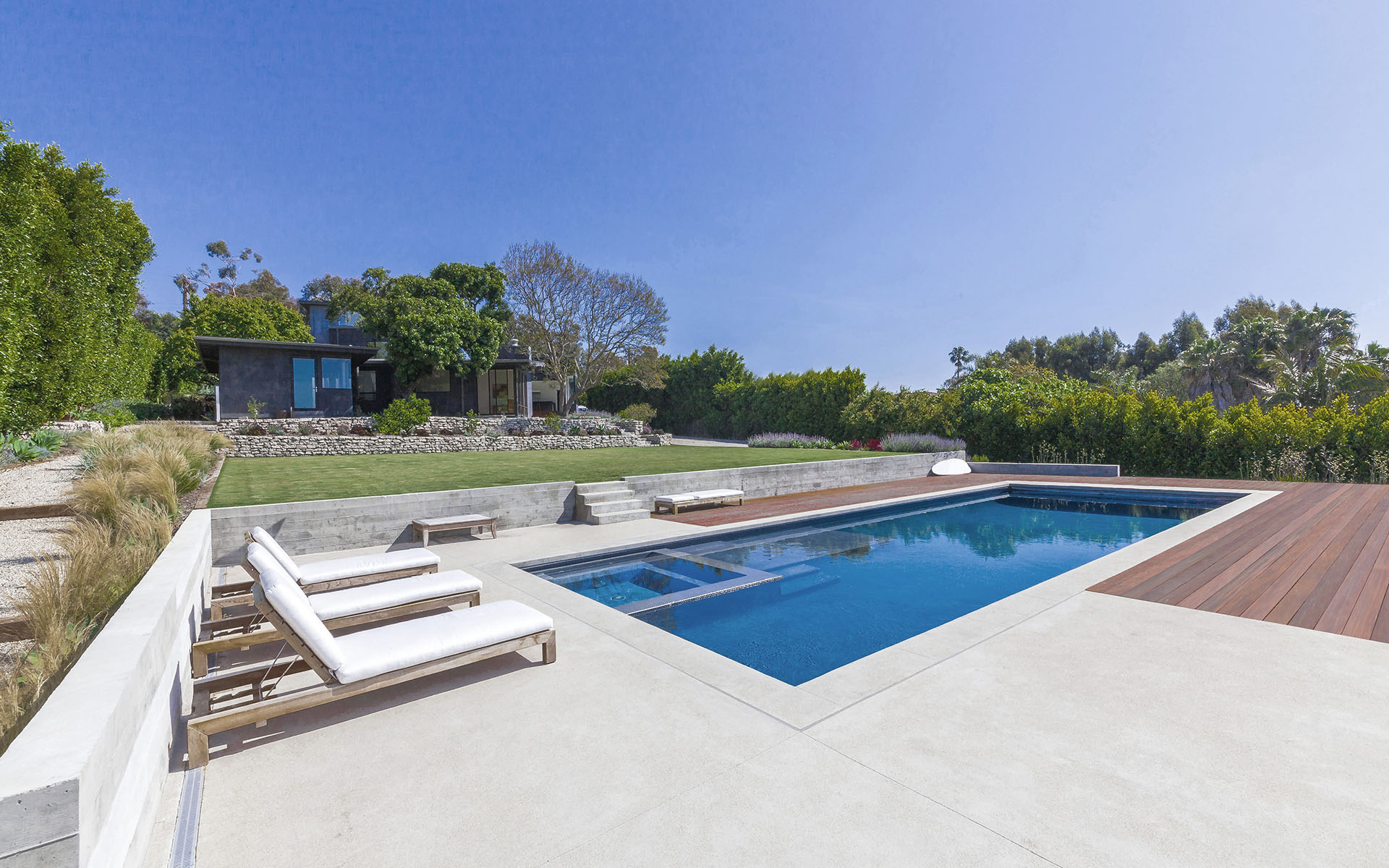 Malibu Point Dume Residence